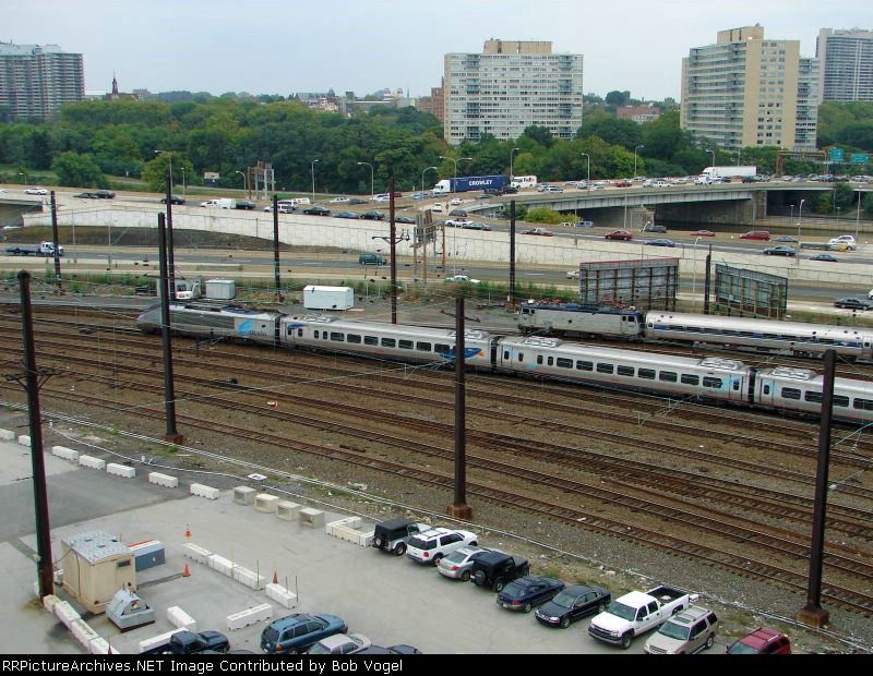acela-train-2163-and-northeast-regional-train-94